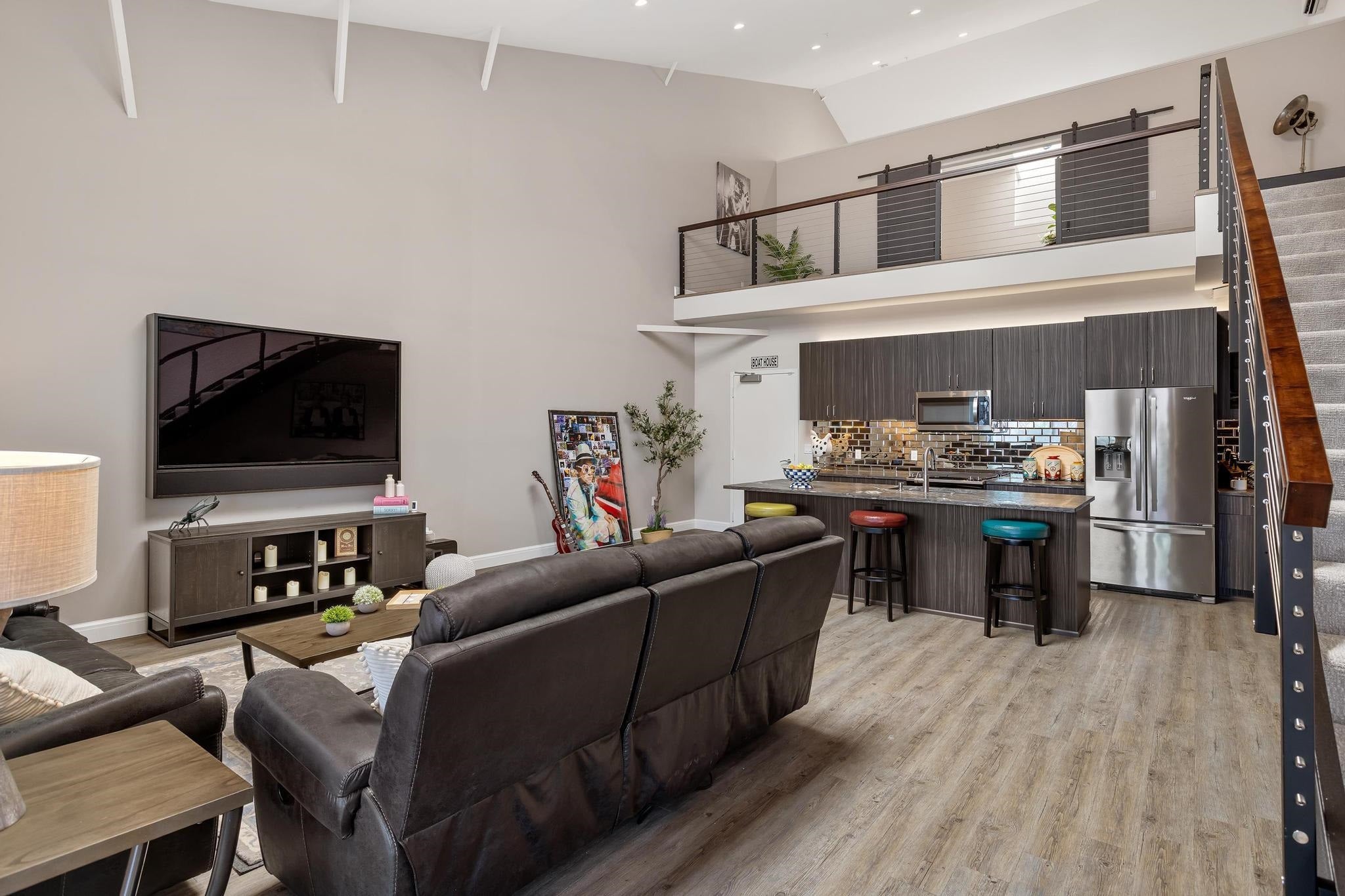 Harrison Twp, Michigan, 48045, United States, 2 Bedrooms Bedrooms, ,3 BathroomsBathrooms,Residential,For Sale,1979598