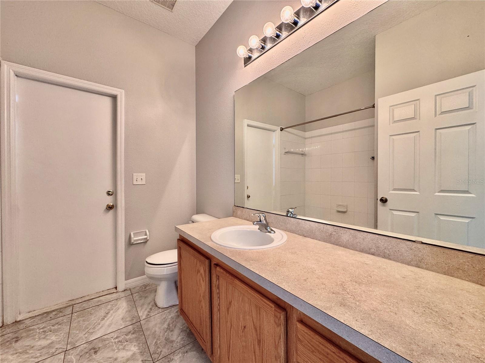 WINTER GARDEN, Florida, 34787, United States, 5 Bedrooms Bedrooms, ,3 BathroomsBathrooms,Residential,For Sale,1974111