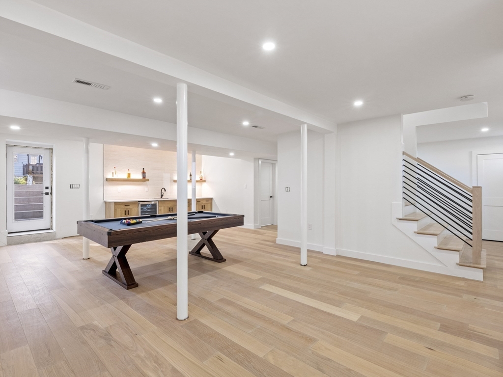 Wakefield, Massachusetts, 01880, United States, 4 Bedrooms Bedrooms, ,5 BathroomsBathrooms,Residential,For Sale,1938527