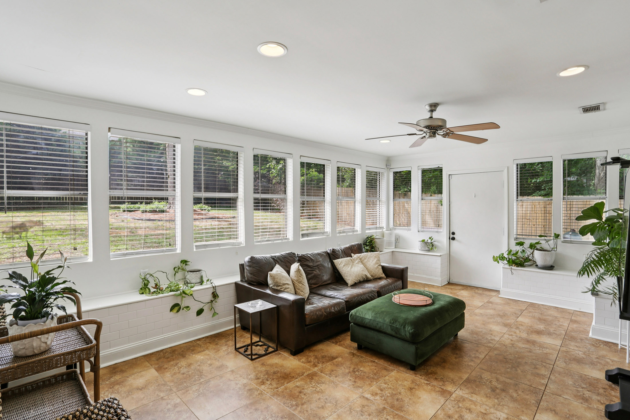  Charming Four Bedroom Home in Desirable Ashford Park - 物件實景