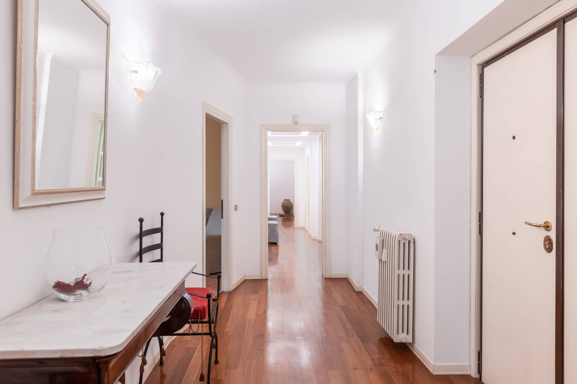 Roma, Roma, 00100, IT, 5 Bedrooms Bedrooms, ,3 BathroomsBathrooms,Residential,For Sale,1738705
