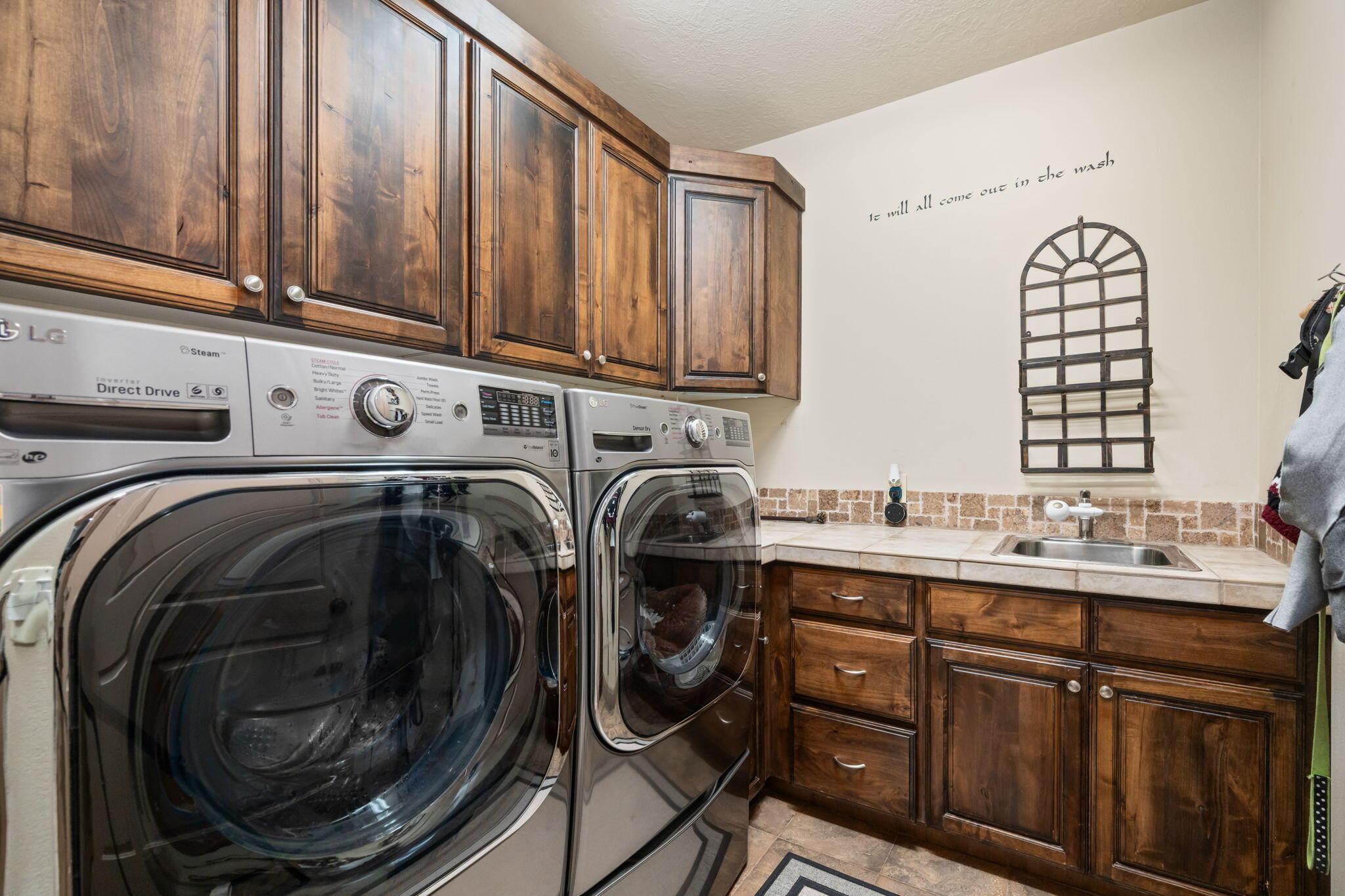 St George, Utah, 84790, United States, 4 Bedrooms Bedrooms, ,3 BathroomsBathrooms,Residential,For Sale,1931400