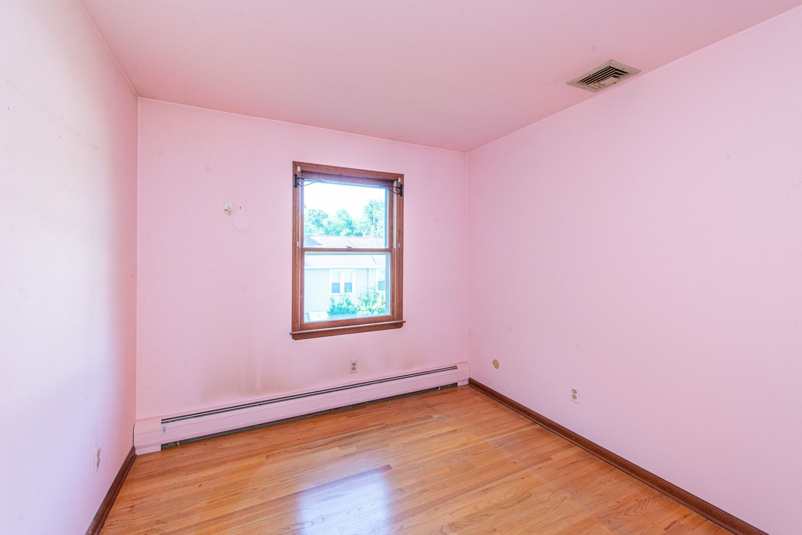 Fairfield, New Jersey, 07004, United States, 3 Bedrooms Bedrooms, ,2 BathroomsBathrooms,Residential,For Sale,1938096