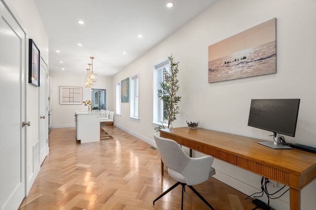 Boston, Massachusetts, 02129, United States, 1 Bedroom Bedrooms, ,1 BathroomBathrooms,Residential,For Sale,1911584