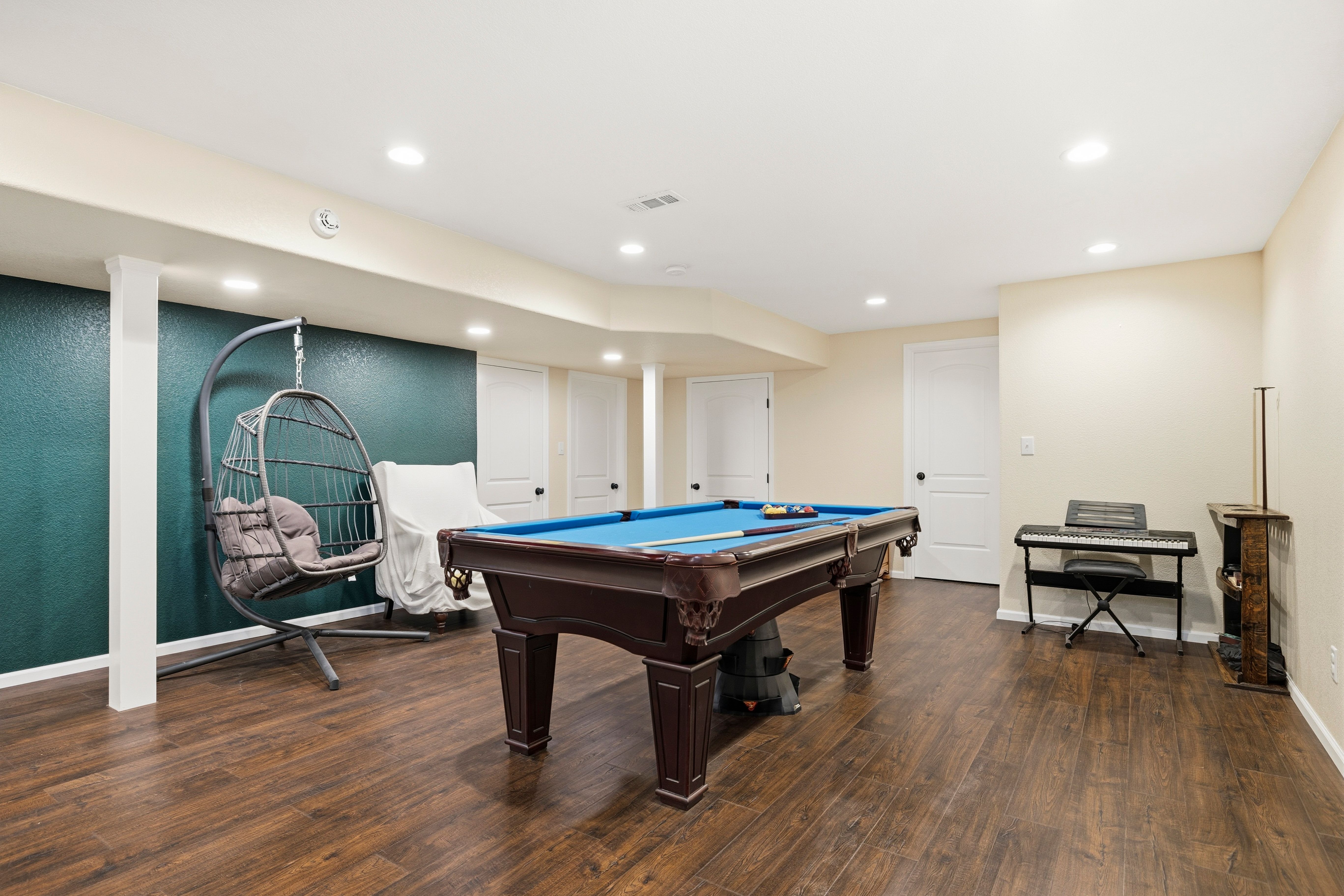  5 Bedrooms, Finished Basement, Solar Paid Off at Closing, I-25 Access - 物件實景
