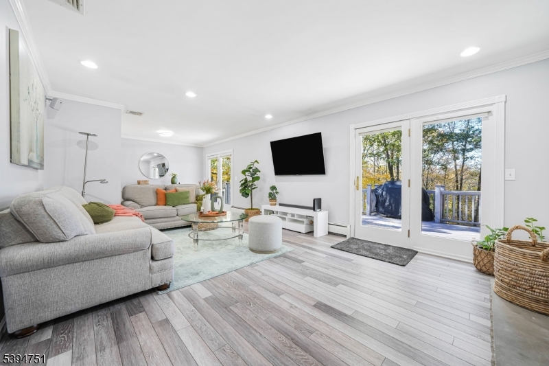 Jefferson Twp., New Jersey, 07849, United States, 3 Bedrooms Bedrooms, ,2 BathroomsBathrooms,Residential,For Sale,1993469