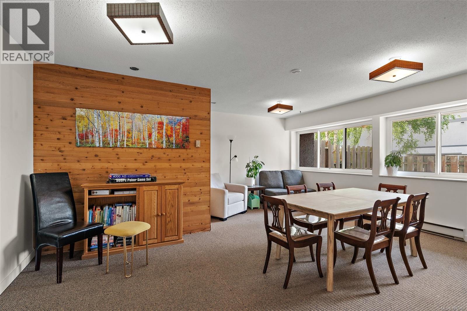 VICTORIA, British Columbia, V8V 2X5, CA, 2 Bedrooms Bedrooms, ,1 BathroomBathrooms,Residential,For Sale,1950619