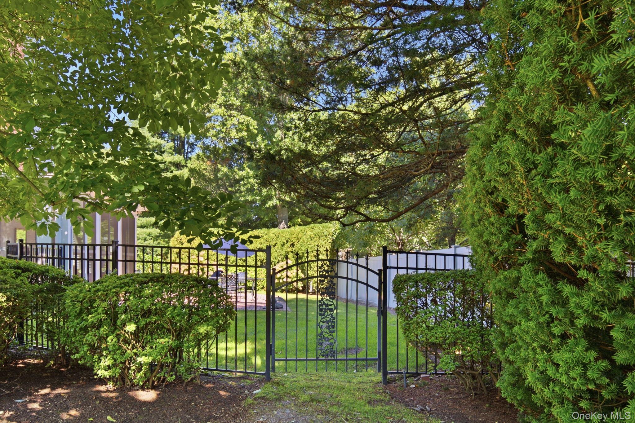  75 Dewey Street, Huntington, NY, 11743 - 物件實景