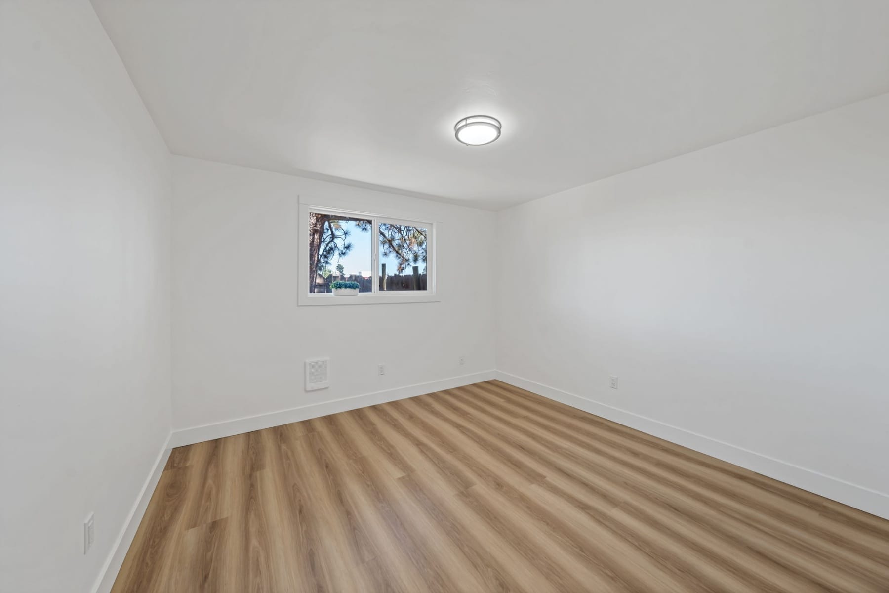  516 SE Centennial Street Bend, OR 97702 - 物件實景