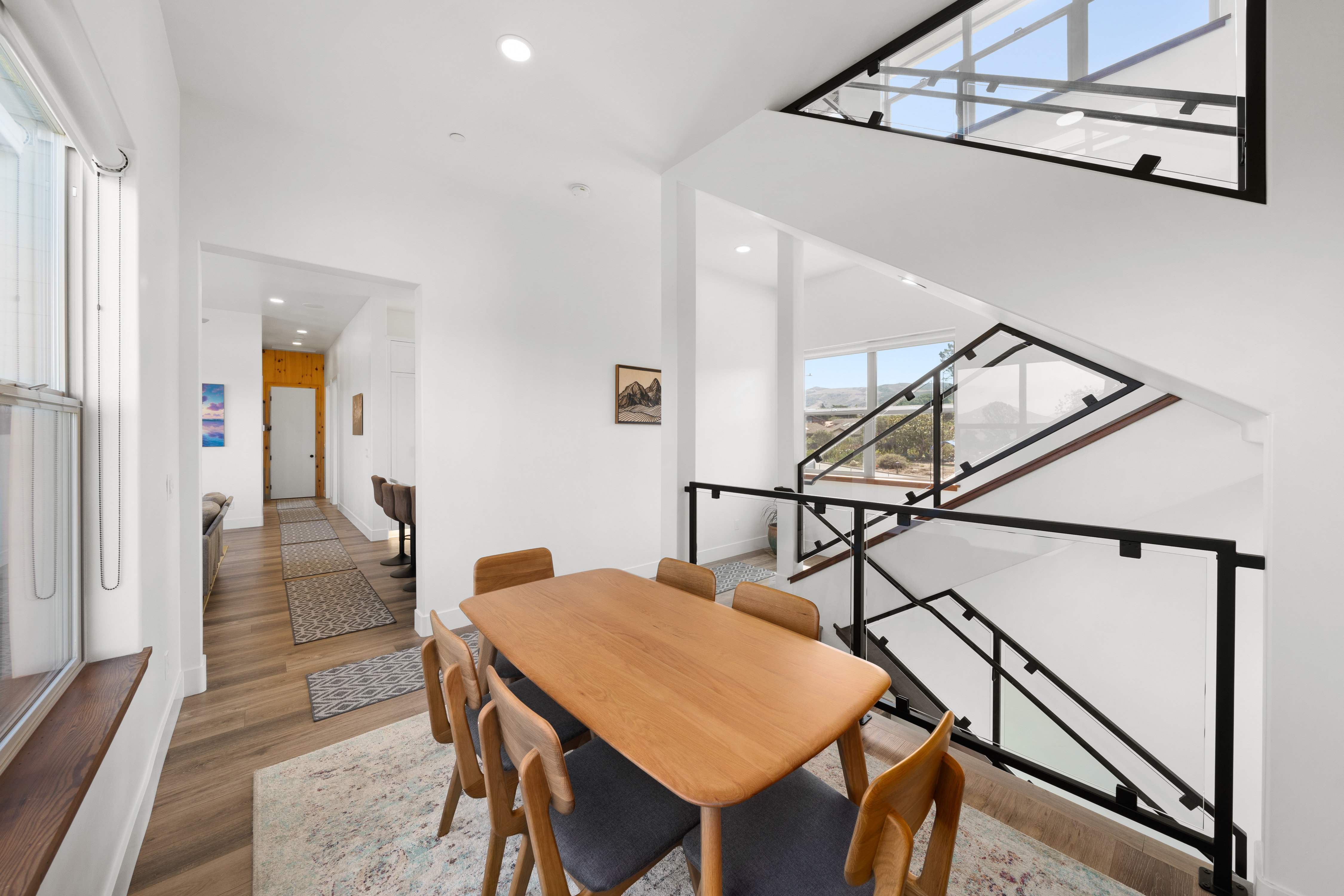  A Rare Coastal Offering: Luxury Living and Income-Generating Opportunity - 物件實景