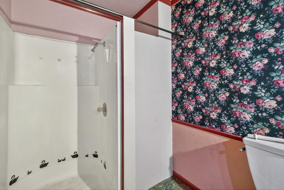 Prineville, Oregon, 97754, United States, 3 Bedrooms Bedrooms, ,1 BathroomBathrooms,Residential,For Sale,1971194