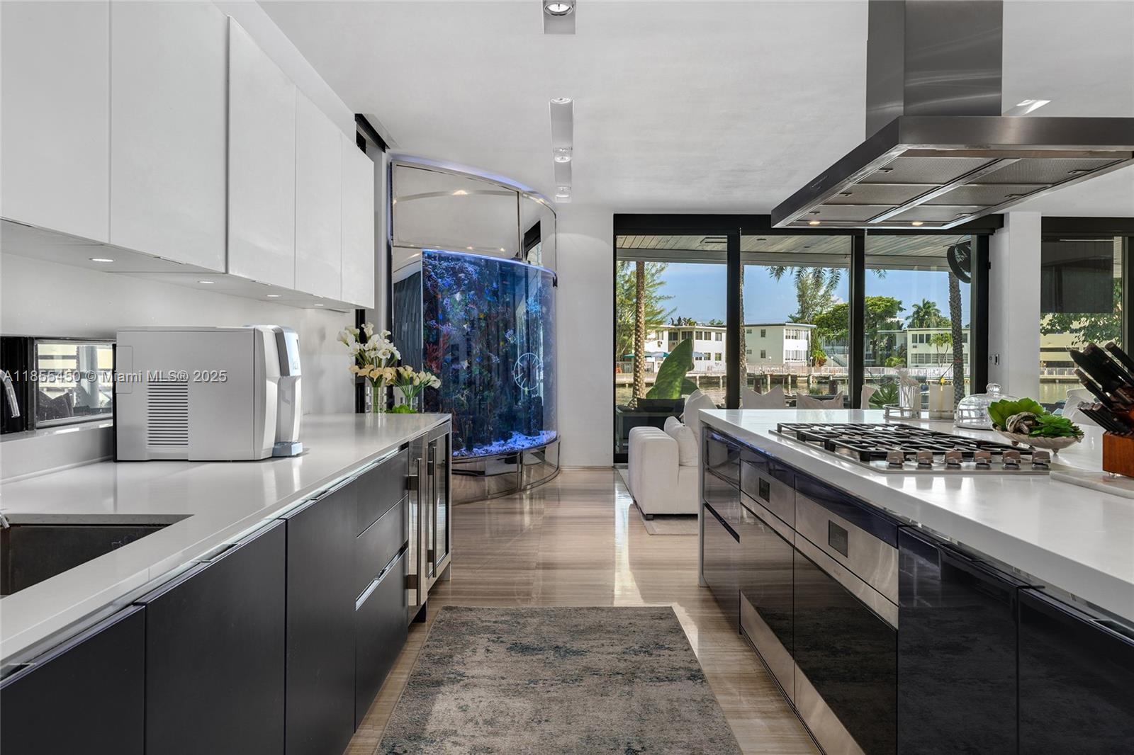 Miami Beach, Florida, 33140, United States, 5 Bedrooms Bedrooms, ,8 BathroomsBathrooms,Residential,For Sale,1918042