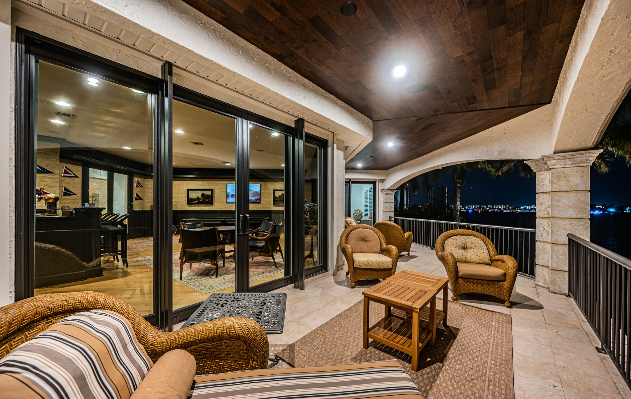 St Petersburg, Florida, 33707, United States, 5 Bedrooms Bedrooms, ,5 BathroomsBathrooms,Residential,For Sale,2007772