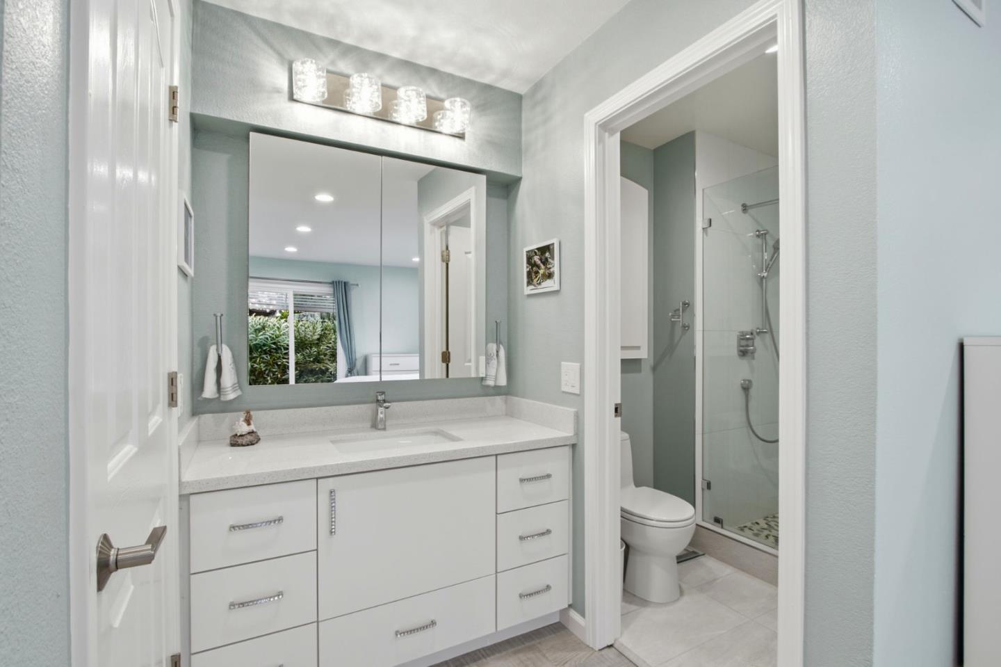 Santa Clara, California, 95051, United States, 4 Bedrooms Bedrooms, ,2 BathroomsBathrooms,Residential,For Sale,1992885