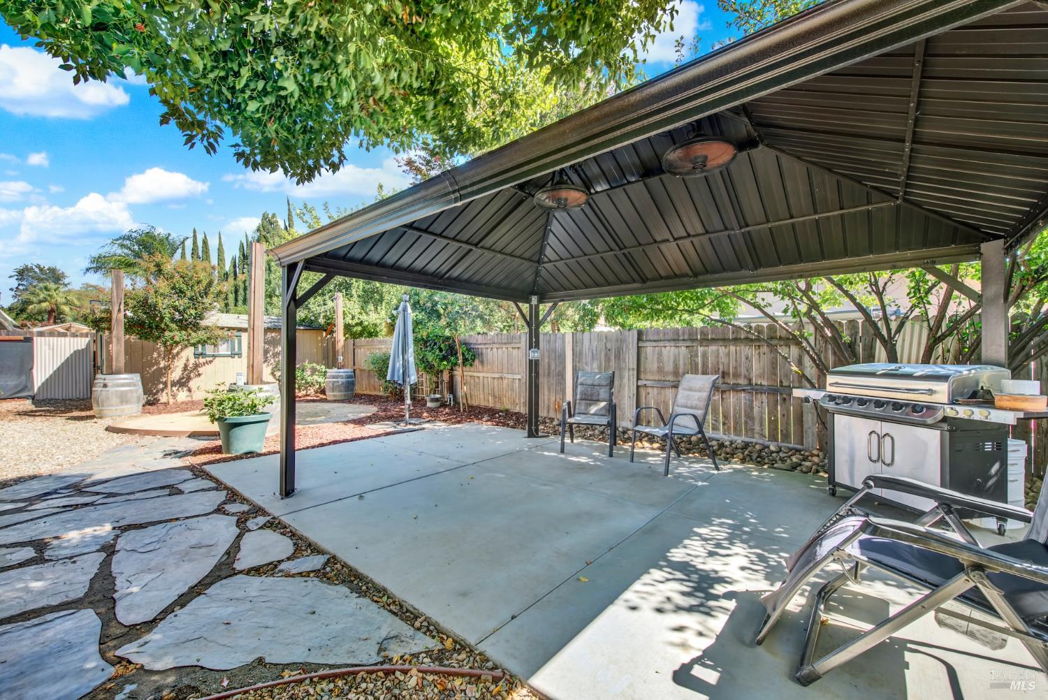 Vacaville, California, 95687, United States, 3 Bedrooms Bedrooms, ,2 BathroomsBathrooms,Residential,For Sale,1940371