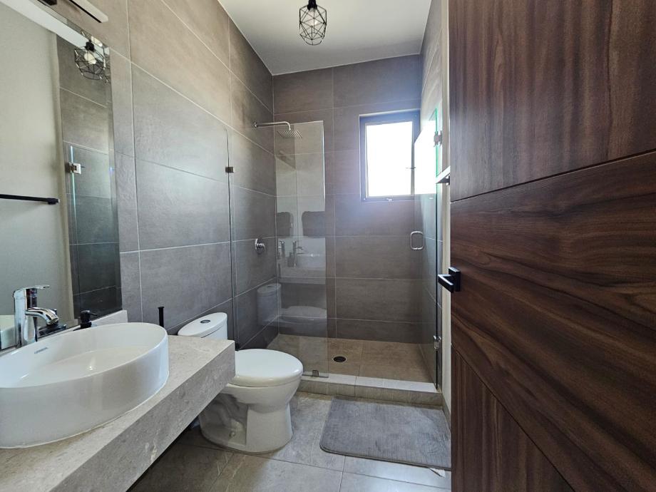 Torreón, Coahuila de Zaragoza, 27023, Mexico, 3 Bedrooms Bedrooms, ,3 BathroomsBathrooms,Residential,For Sale,1994427