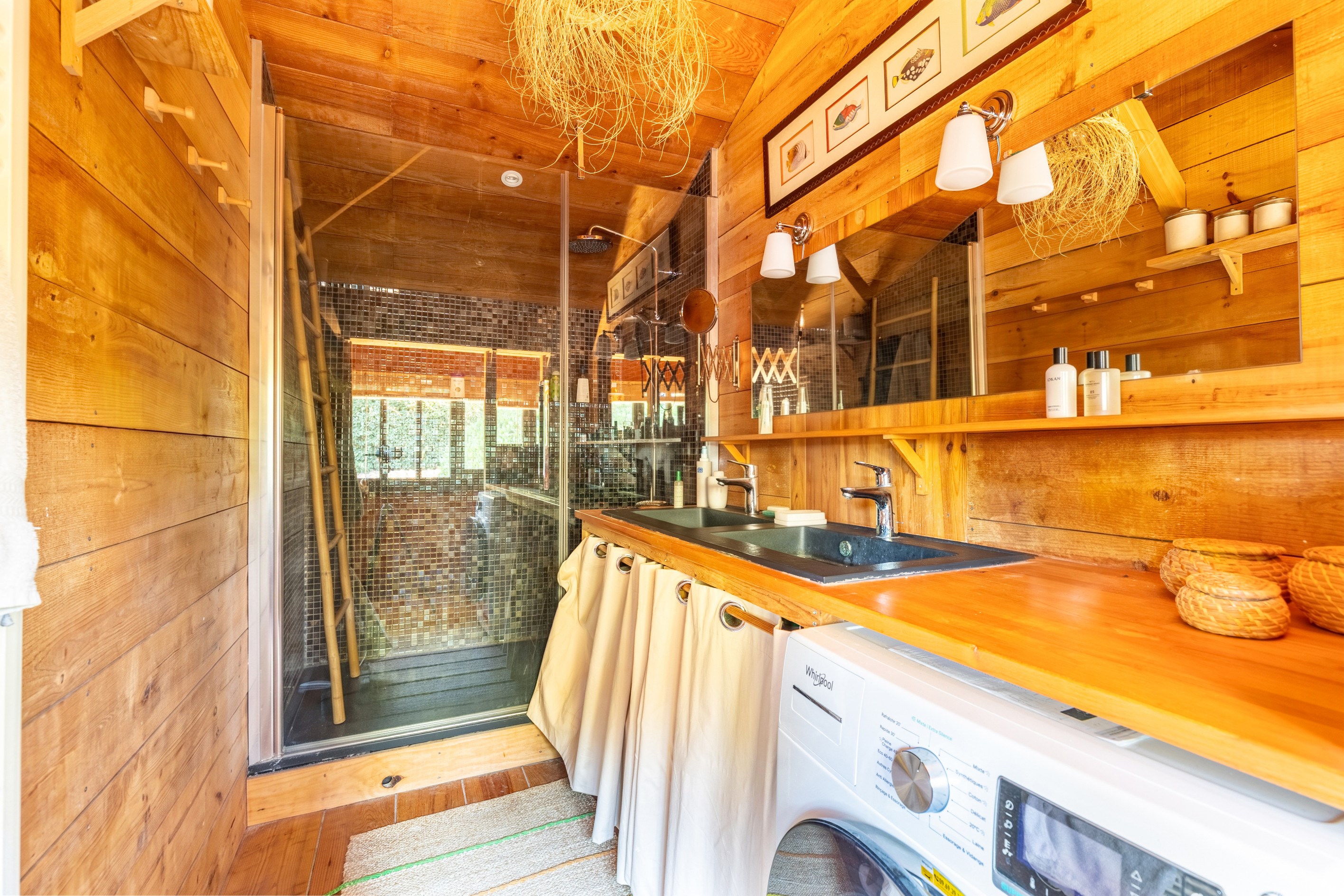  WOODEN VILLA WITH SWIMMING POOL IN THE HEART OF THE VALLONS DU FERRET - 物件實景