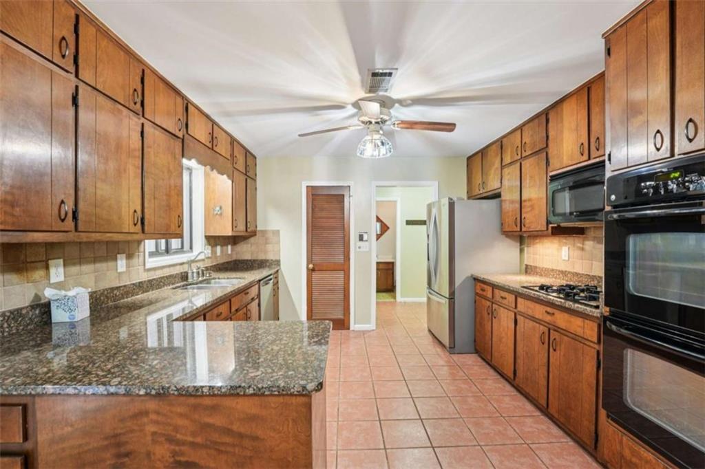 Marietta, Georgia, 30068, United States, 4 Bedrooms Bedrooms, ,3 BathroomsBathrooms,Residential,For Sale,1977177