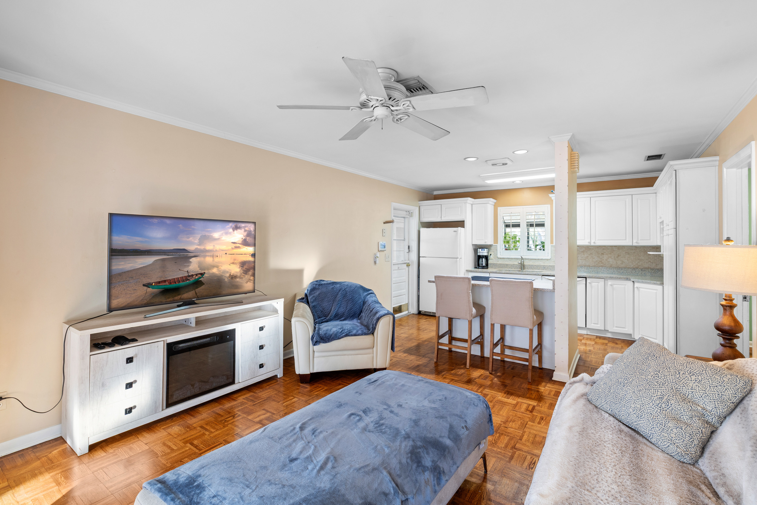 Tampa, Florida, 33618, United States, 3 Bedrooms Bedrooms, ,2 BathroomsBathrooms,Residential,For Sale,1994260