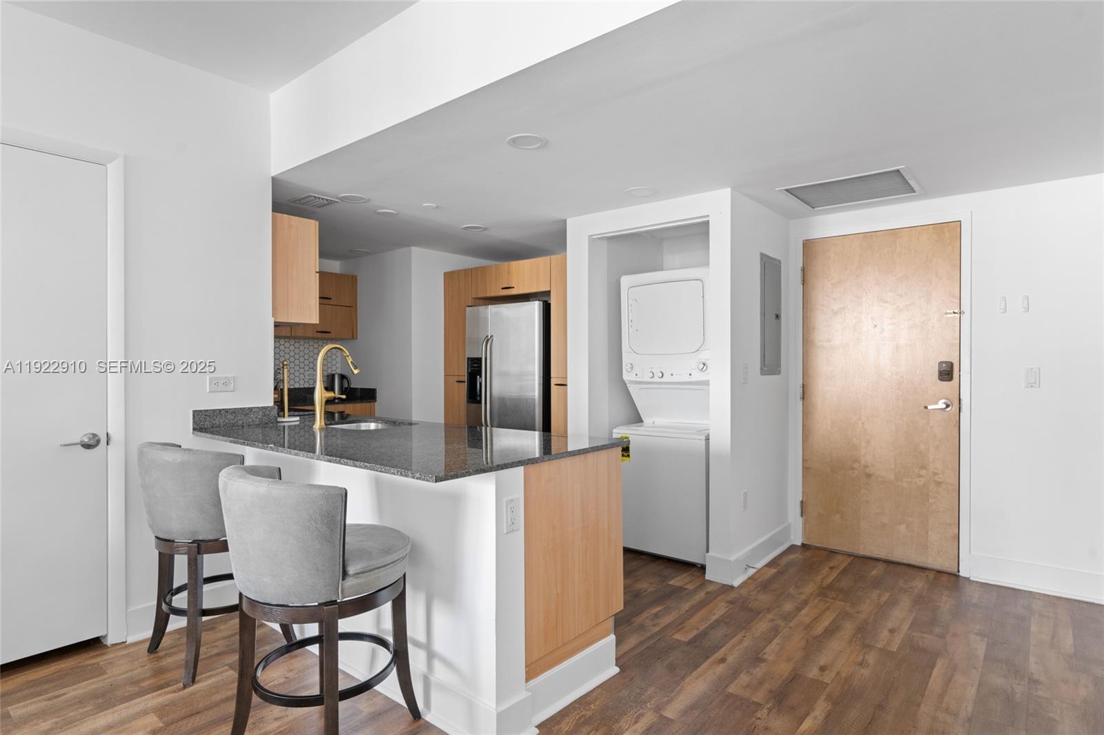 Miami, Florida, 33130, United States, 2 Bedrooms Bedrooms, ,2 BathroomsBathrooms,Residential,For Sale,2000565