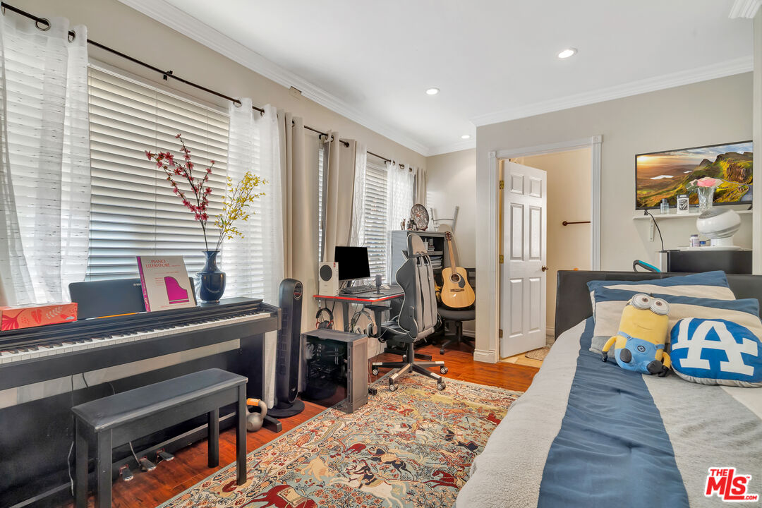 Encino, California, 91436, United States, 2 Bedrooms Bedrooms, ,2 BathroomsBathrooms,Residential,For Sale,1901269