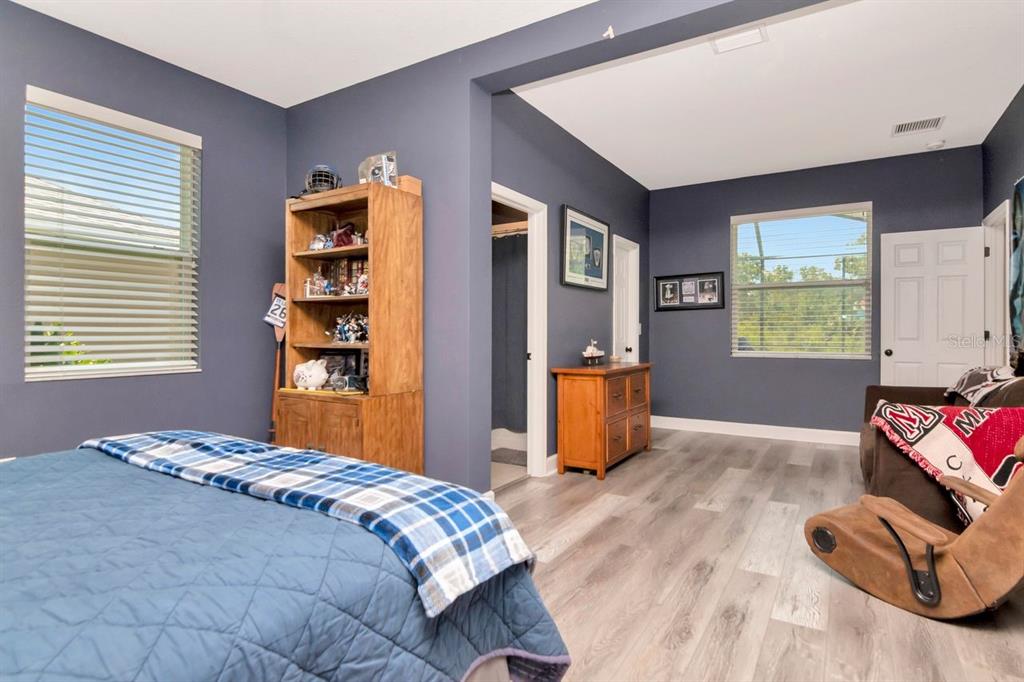 Bradenton, Florida, 34212, United States, 4 Bedrooms Bedrooms, ,4 BathroomsBathrooms,Residential,For Sale,1908693