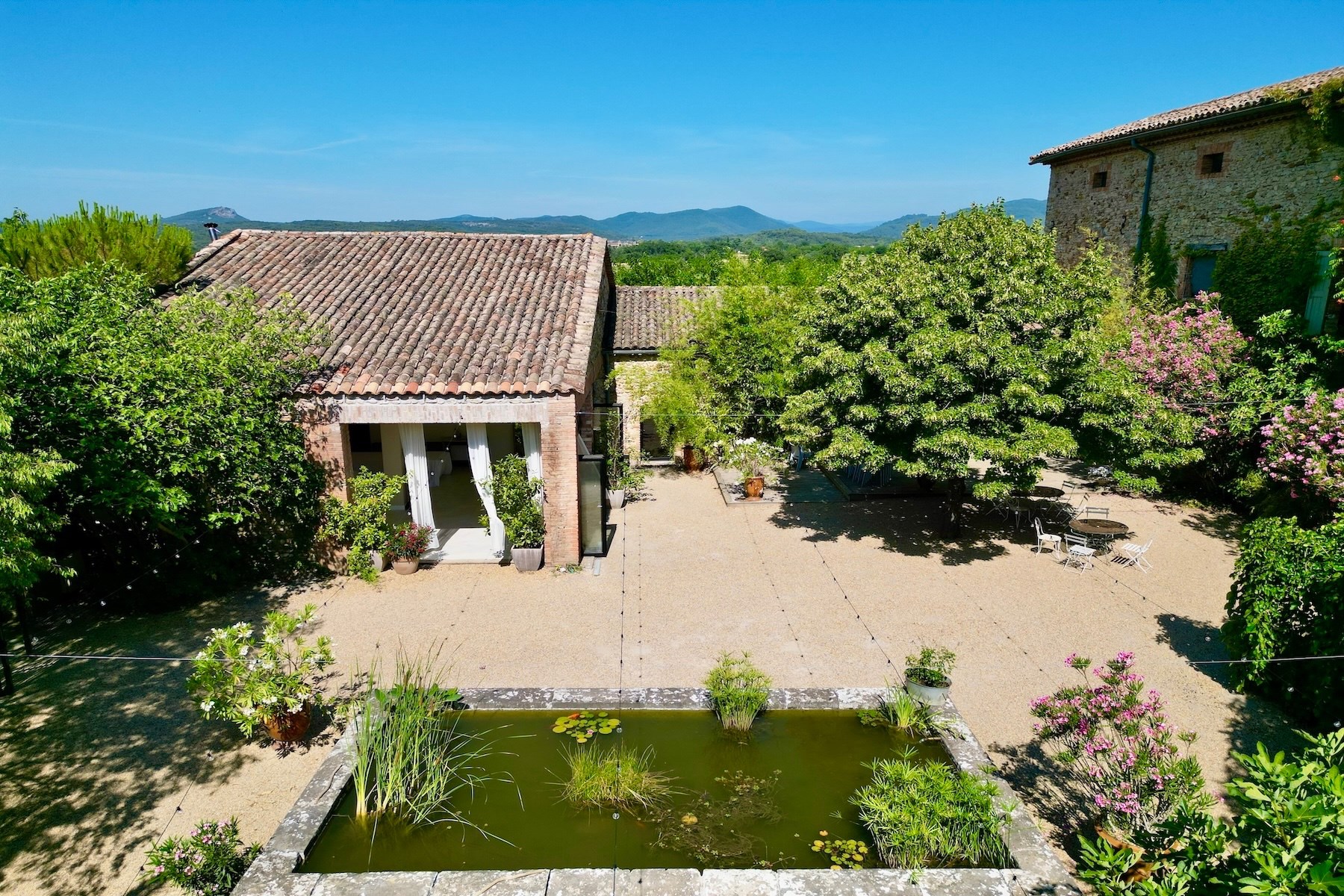  Exceptional Provençal Mas on 4.4 Hectares – Monumental Courtyard, Swimming Pool… - 物件實景