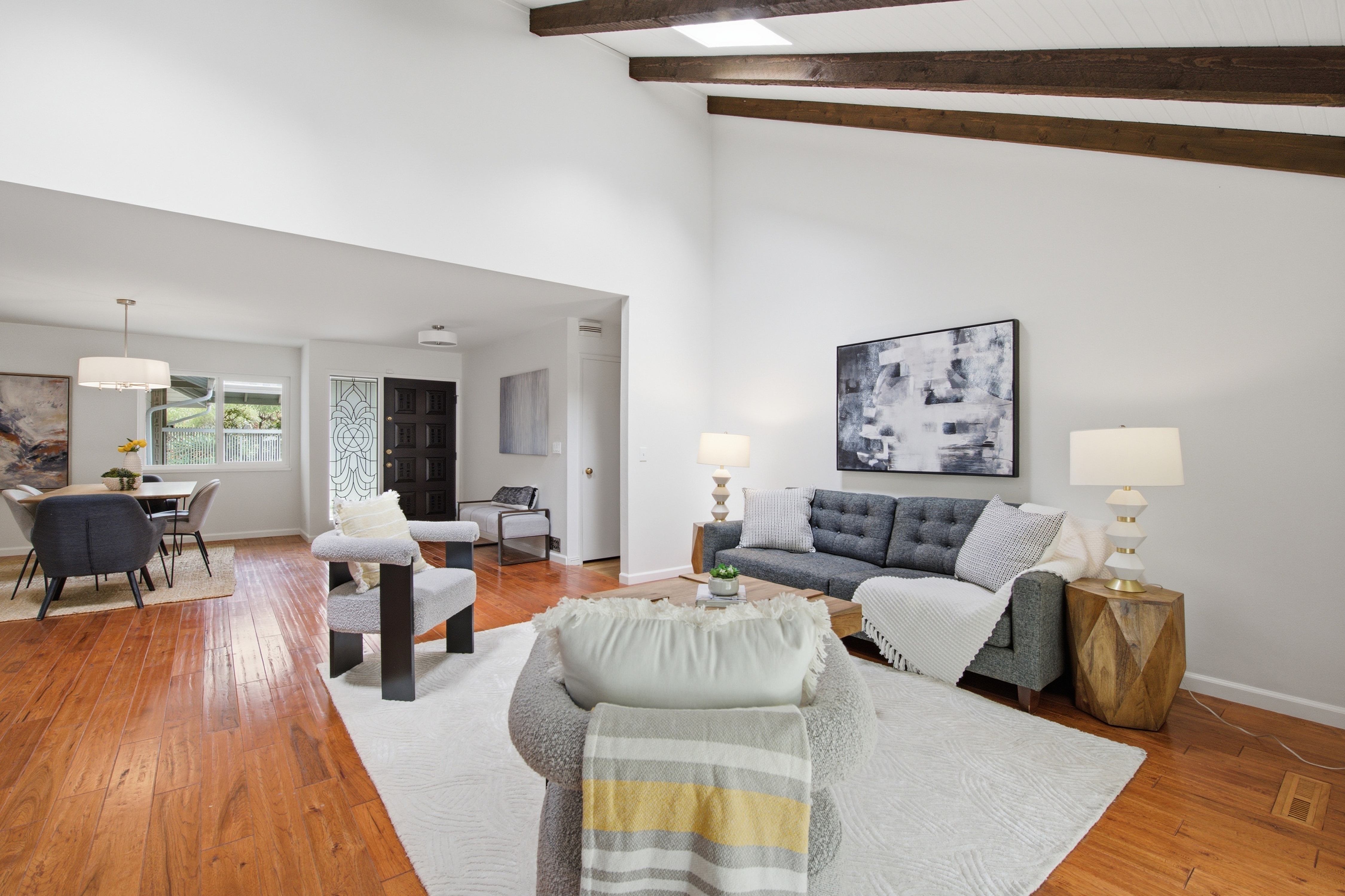  Spacious Single-Level Home on an Expansive Lot - 物件實景