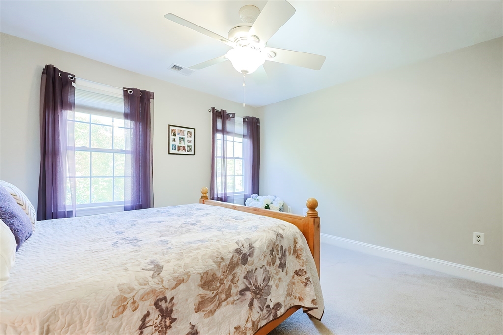 Northbridge, Massachusetts, 01534, United States, 4 Bedrooms Bedrooms, ,2 BathroomsBathrooms,Residential,For Sale,1977320