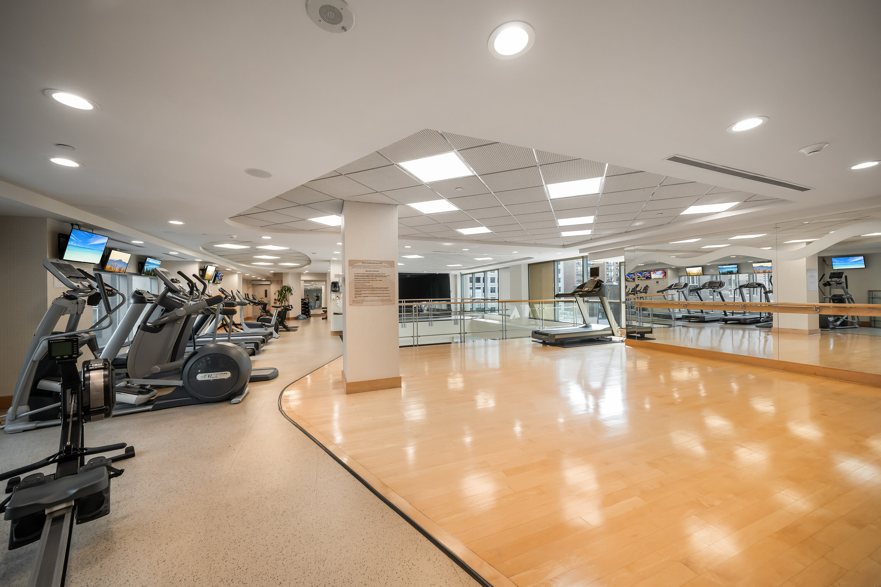  Elegant Living in Yorkville - 物件實景