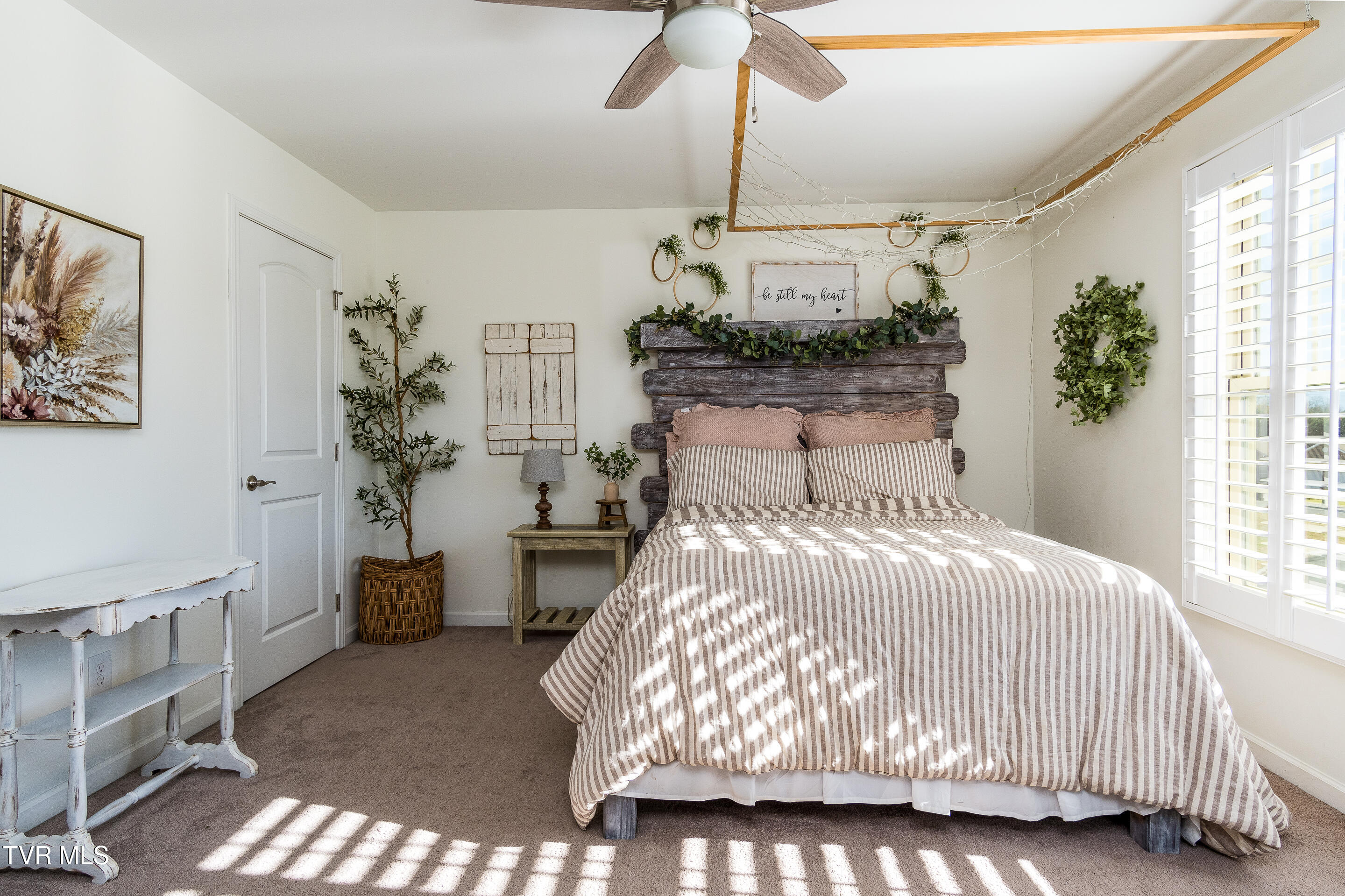 Piney Flats, Tennessee, 37686, United States, 4 Bedrooms Bedrooms, ,4 BathroomsBathrooms,Residential,For Sale,1988527