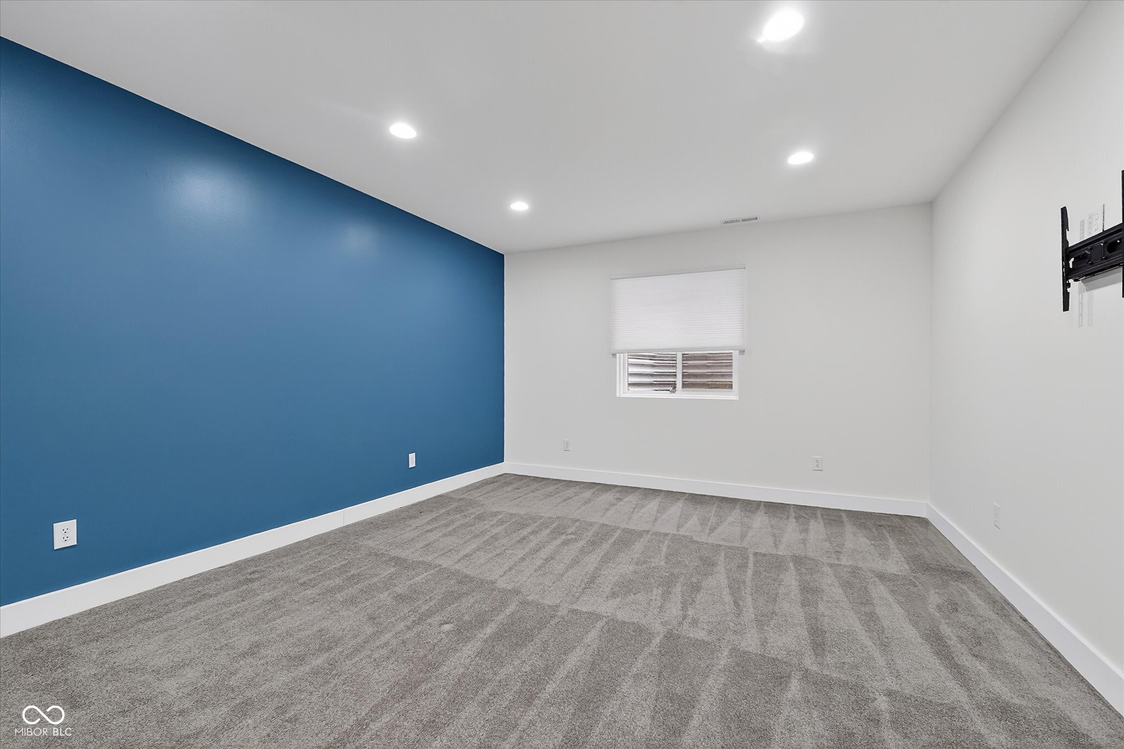 Indianapolis, Indiana, 46202, United States, 4 Bedrooms Bedrooms, ,5 BathroomsBathrooms,Residential,For Sale,2008591