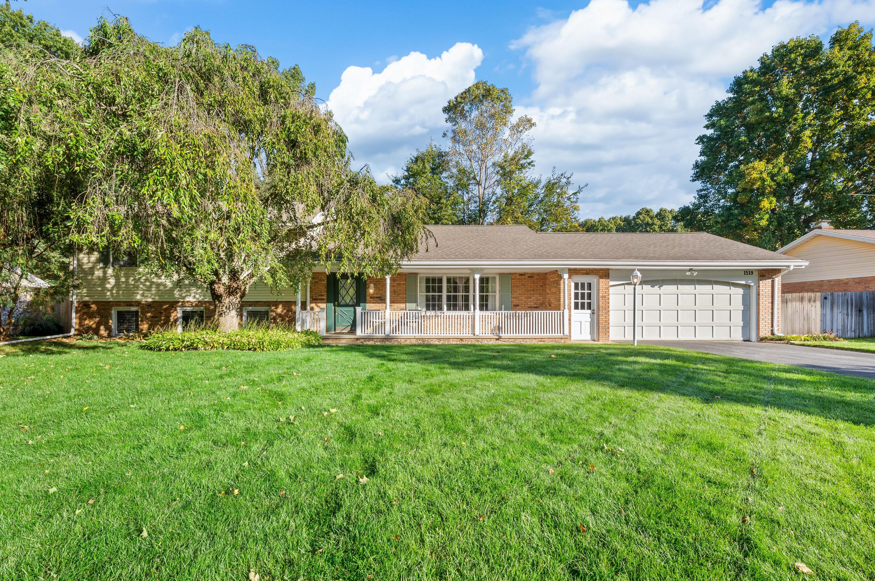 Saint Joseph Cir, Saint Joseph, MI 49085