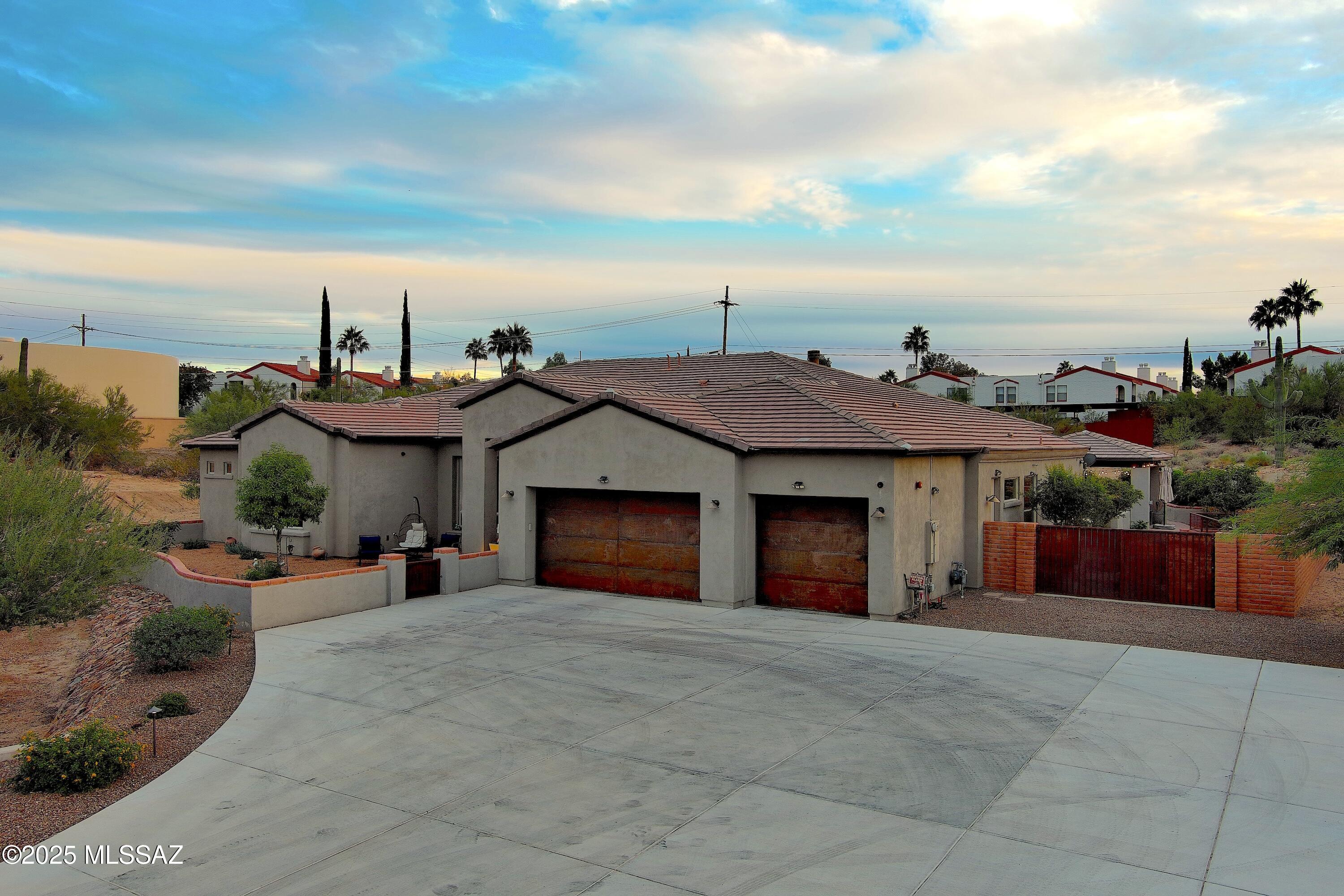 Tucson, Arizona, 85742, United States, 4 Bedrooms Bedrooms, ,4 BathroomsBathrooms,Residential,For Sale,2003188