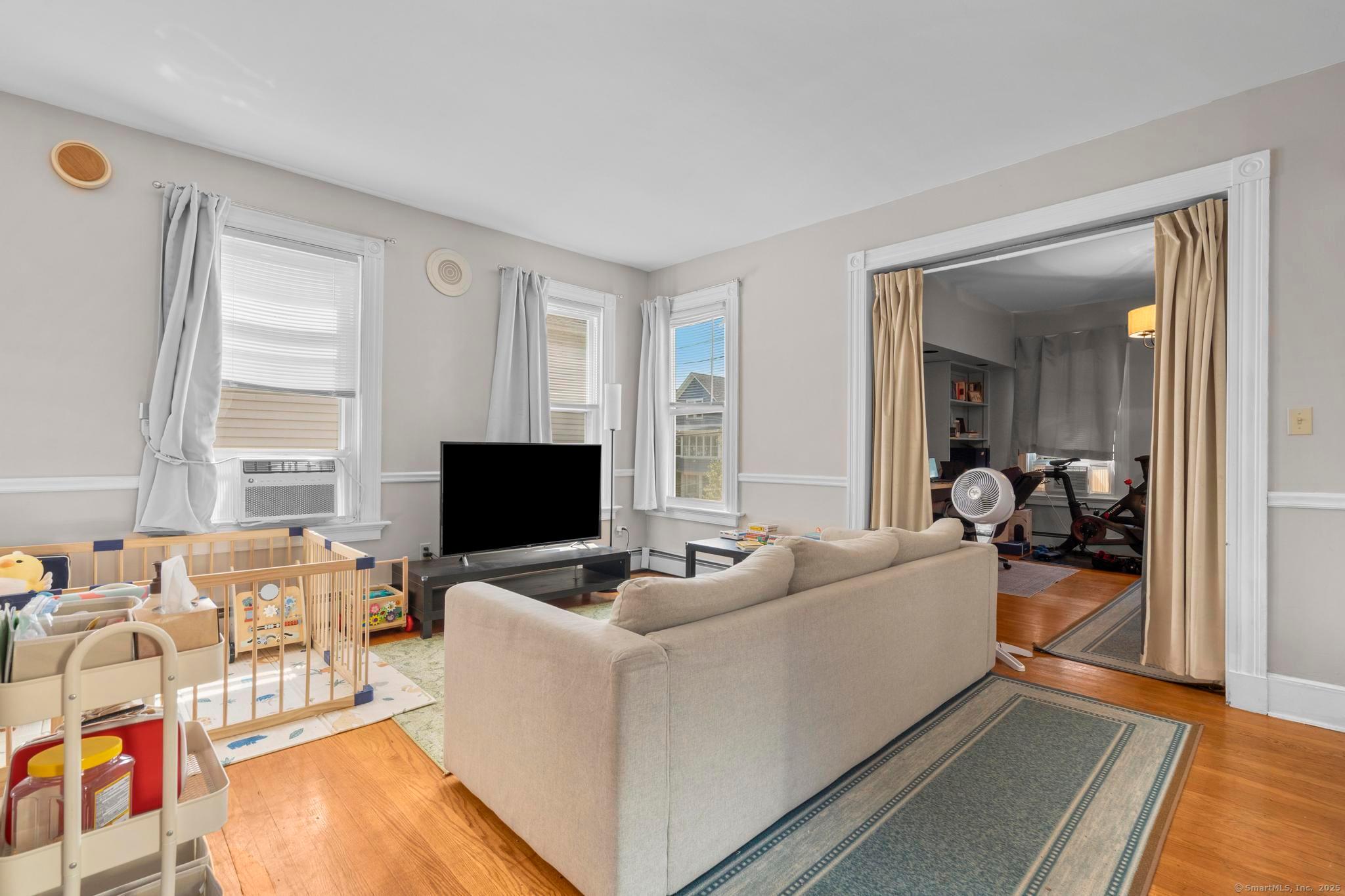 New Haven, Connecticut, 06511, United States, 5 Bedrooms Bedrooms, ,3 BathroomsBathrooms,Residential,For Sale,1930544