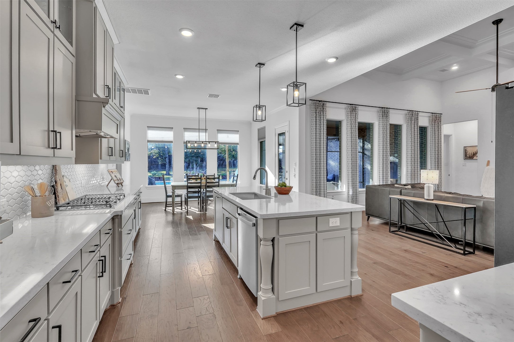 Keller, Texas, 76248, United States, 4 Bedrooms Bedrooms, ,5 BathroomsBathrooms,Residential,For Sale,1981790