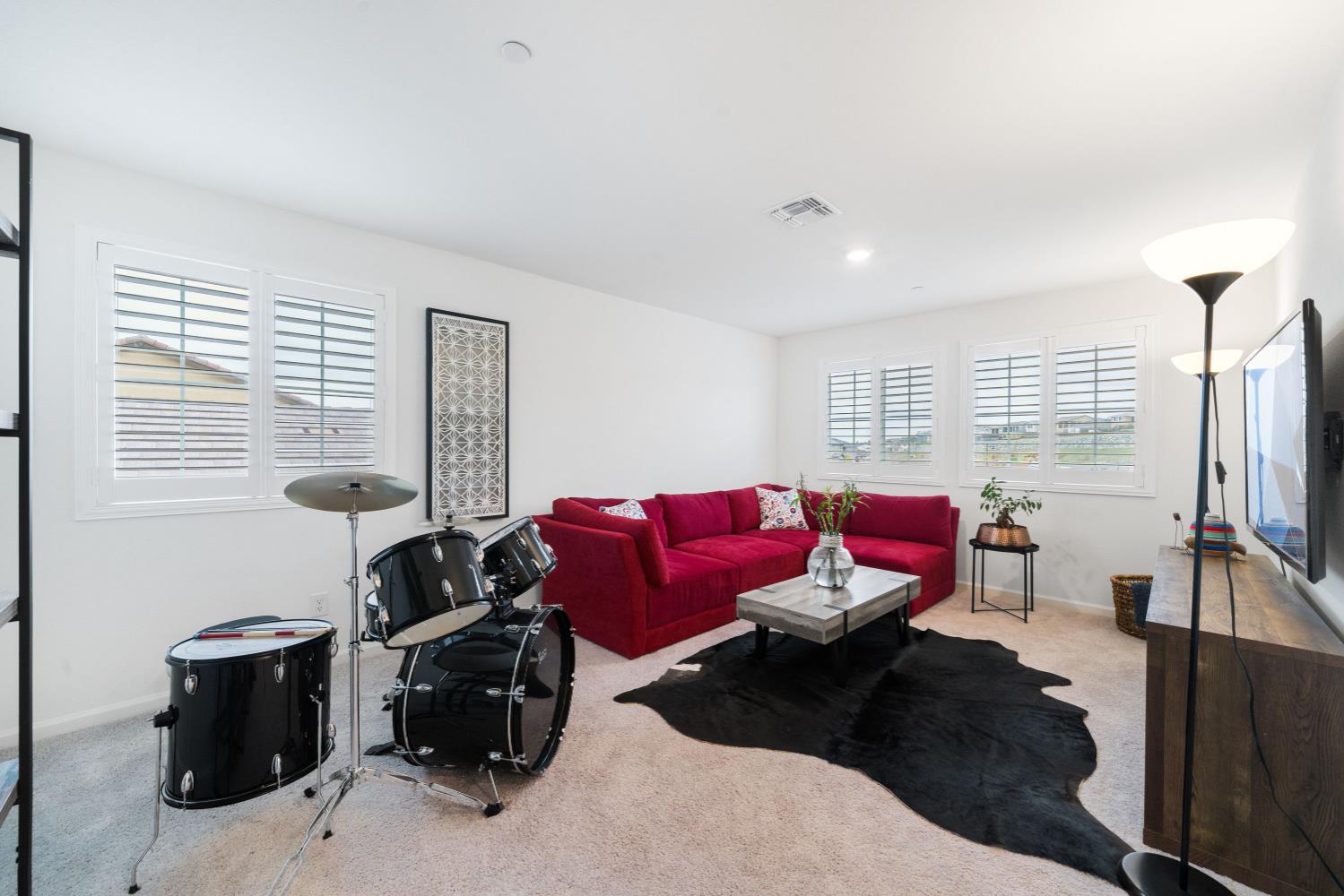 Folsom, California, 95630, United States, 5 Bedrooms Bedrooms, ,3 BathroomsBathrooms,Residential,For Sale,1997152