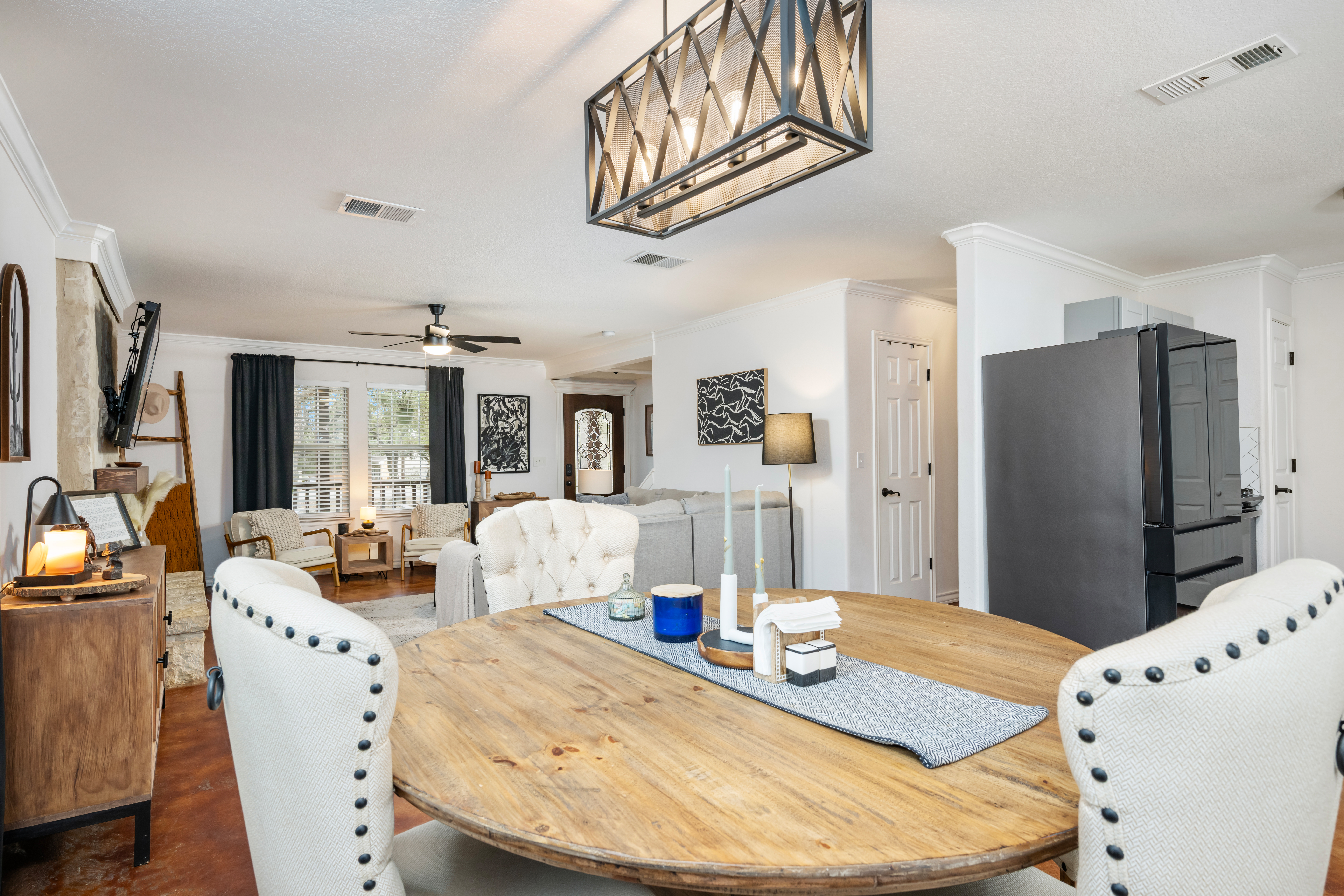  Updated Hill Country Gem with Community Parks and River Access - 物件實景