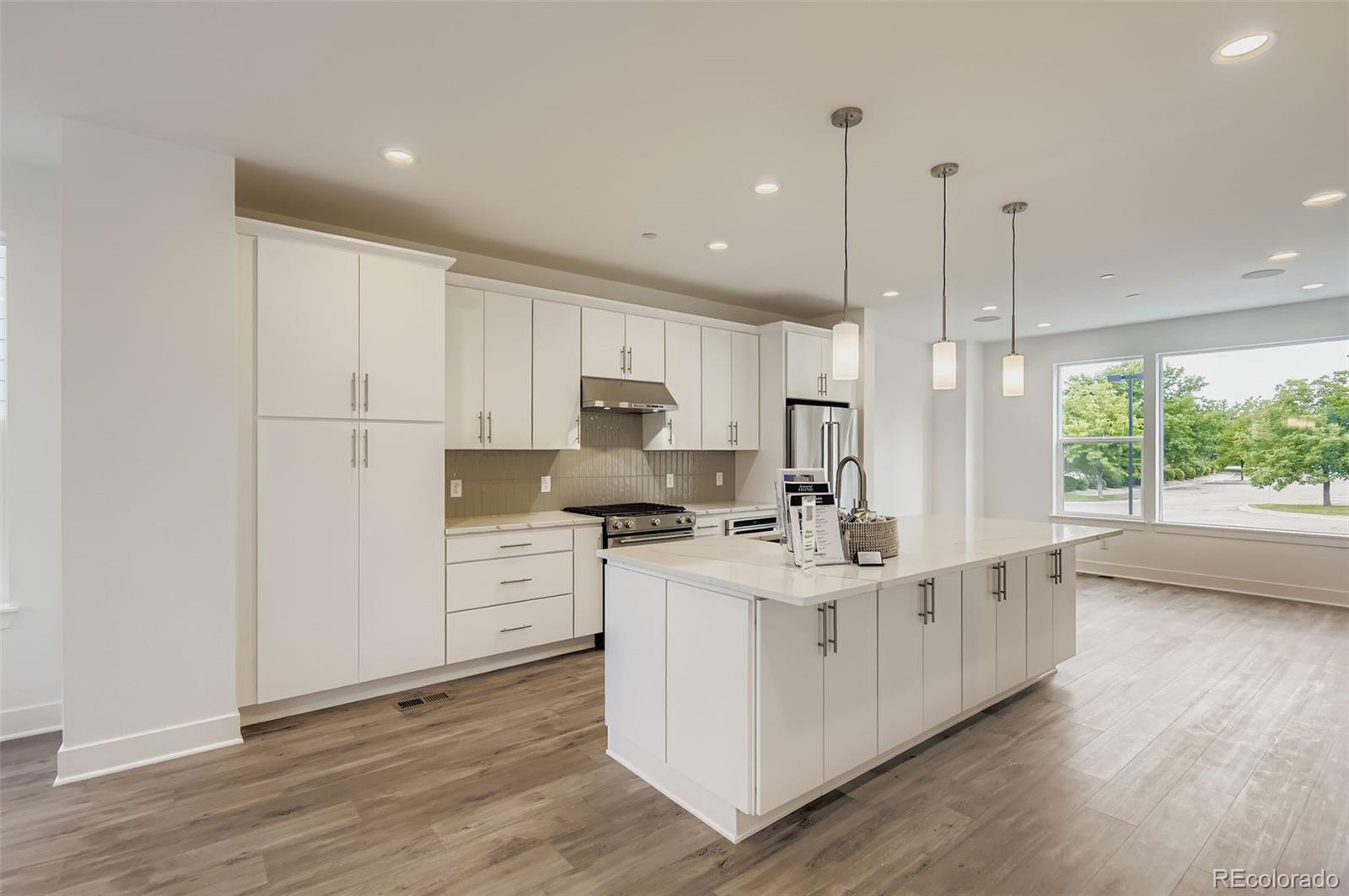 Centennial, Colorado, 80112, United States, ,Residential,For Sale,1898403
