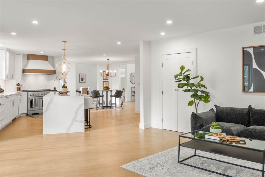 Weston, Massachusetts, 02493, United States, 4 Bedrooms Bedrooms, ,5 BathroomsBathrooms,Residential,For Sale,1989089