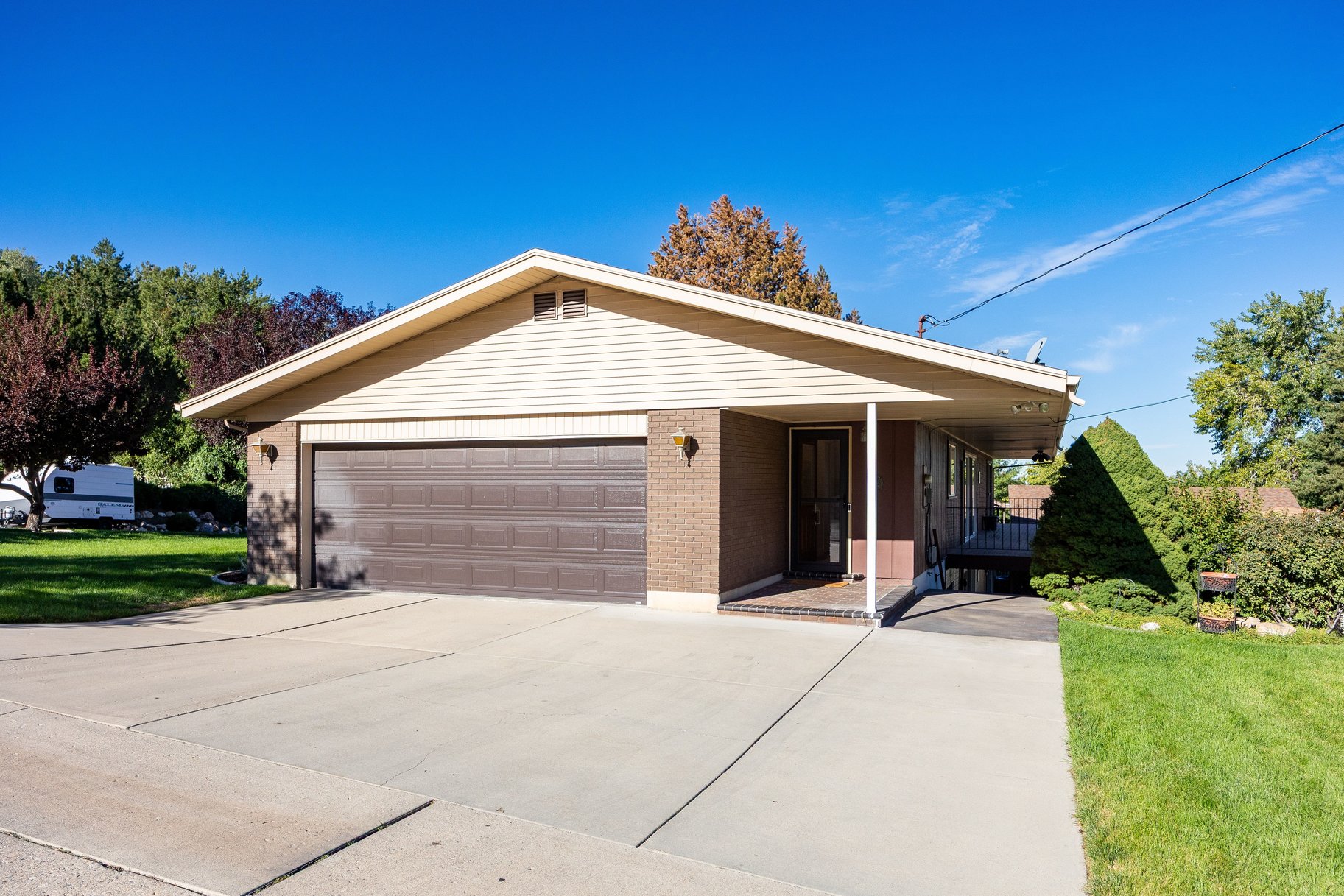  Spacious Living in an Established Springville Neighborhood - 物件實景