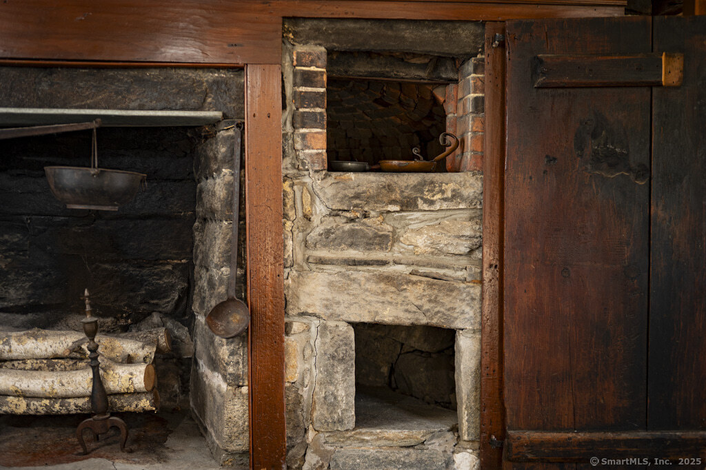 Clinton, Connecticut, 06413, United States, 4 Bedrooms Bedrooms, ,2 BathroomsBathrooms,Residential,For Sale,1998162