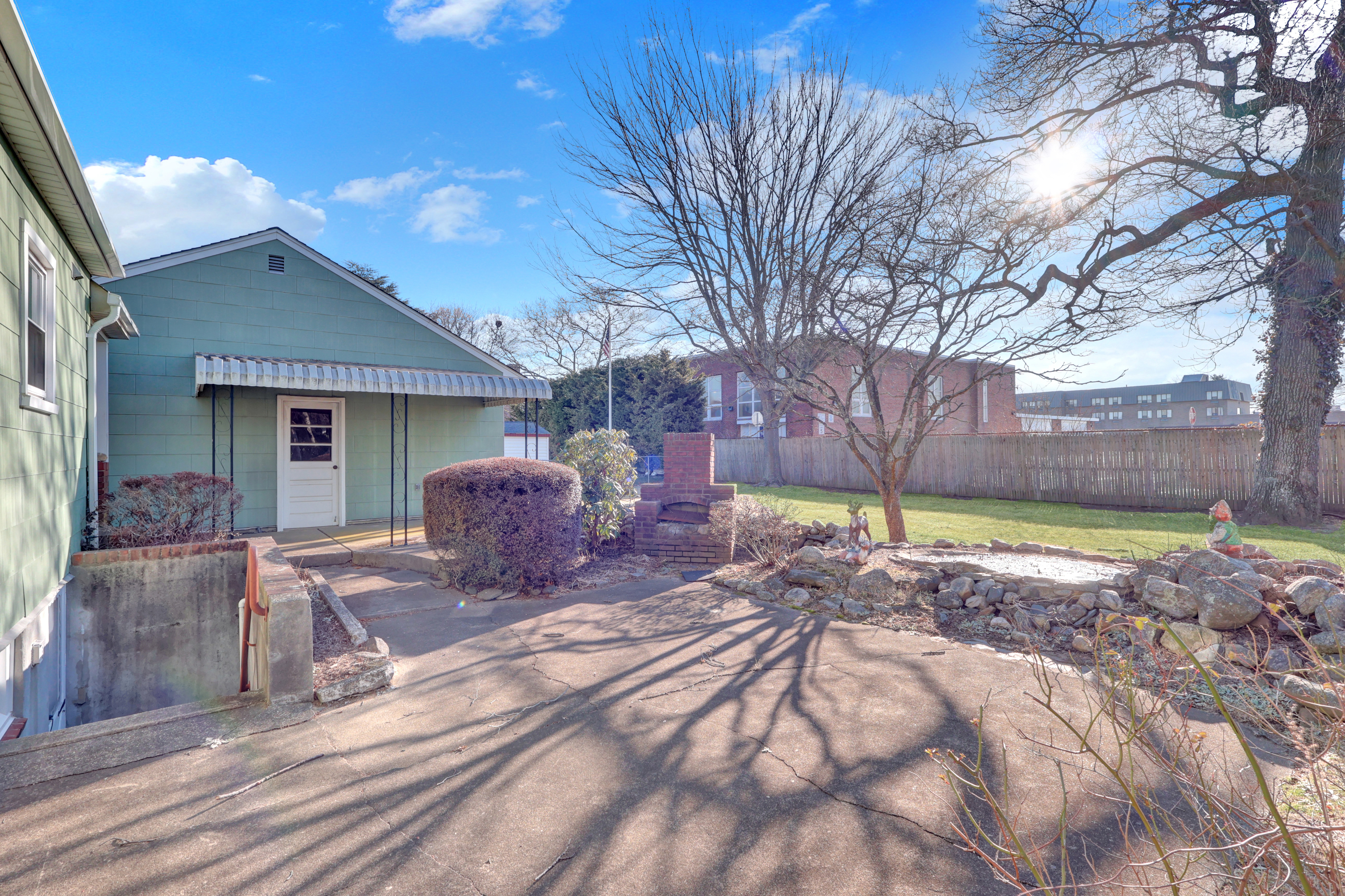 West Babylon, New York, 11704, United States, 4 Bedrooms Bedrooms, ,2 BathroomsBathrooms,Residential,For Sale,2010725