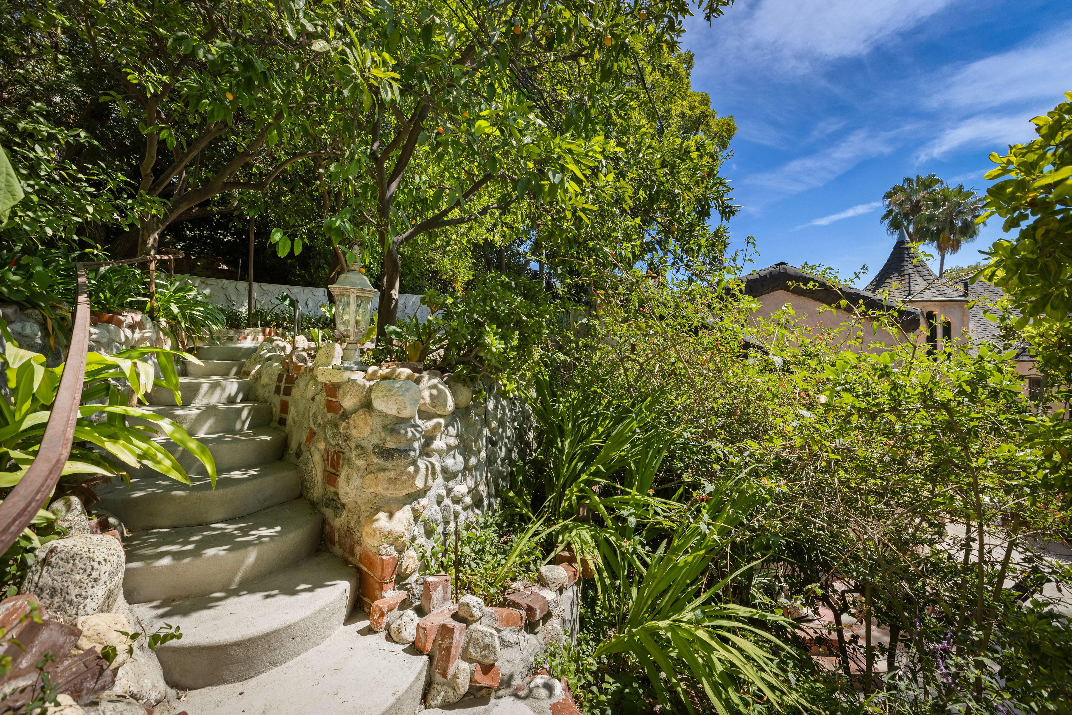  A Storybook Compound - 物件實景