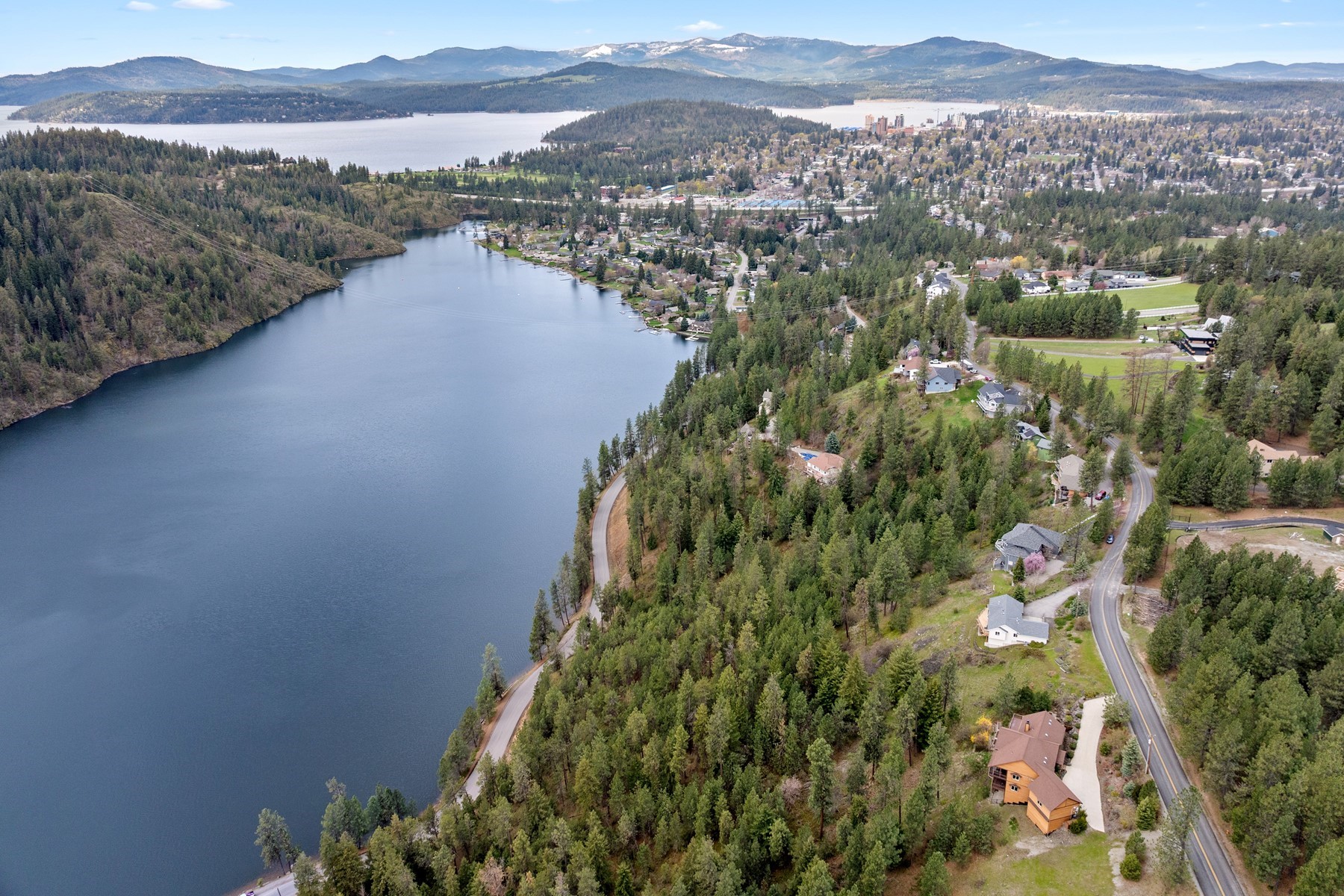  Fernan Hill Home with Amazing Lake Views - 物件實景