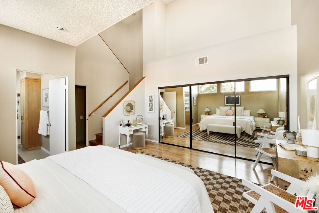 Los Angeles, California, 90034, United States, 2 Bedrooms Bedrooms, ,3 BathroomsBathrooms,Residential,For Sale,1991058