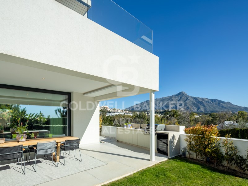 Marbella, Andalusia, ES, 5 Bedrooms Bedrooms, ,5 BathroomsBathrooms,Residential,For Sale,1766587