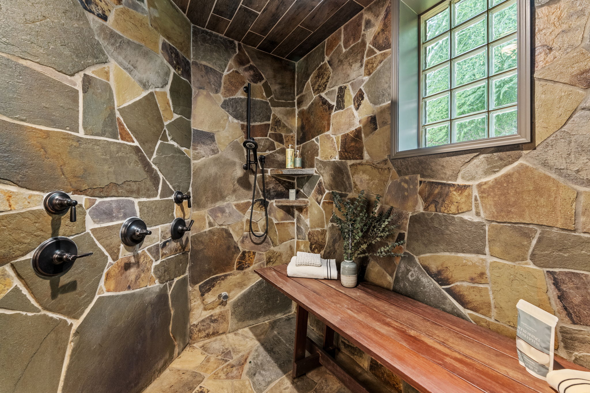  310 Red Gate Retreat Way, Berkeley Springs, WV 25411 - 物件實景
