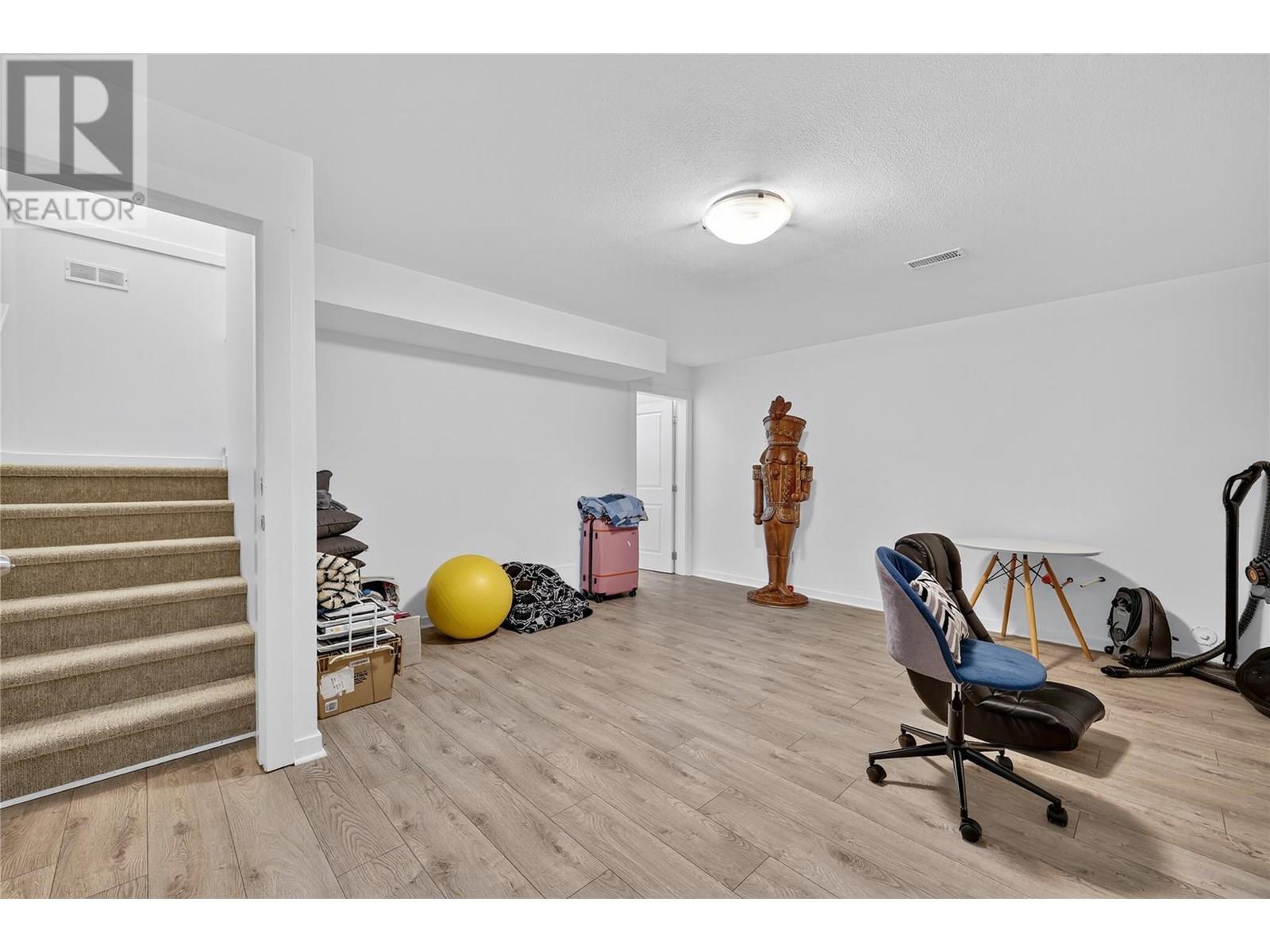 KELOWNA, British Columbia, V1W 4X9, CA, 4 Bedrooms Bedrooms, ,3 BathroomsBathrooms,Residential,For Sale,1898520