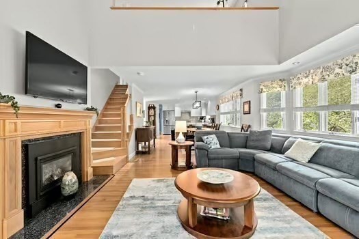Duxbury, Massachusetts, 02232, United States, 2 Bedrooms Bedrooms, ,3 BathroomsBathrooms,Residential,For Sale,1839812
